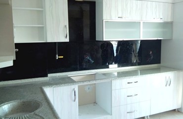 MERMERİT TEZGAH VE CAM ARKA KAPLAMA MODELİ  SİYAH